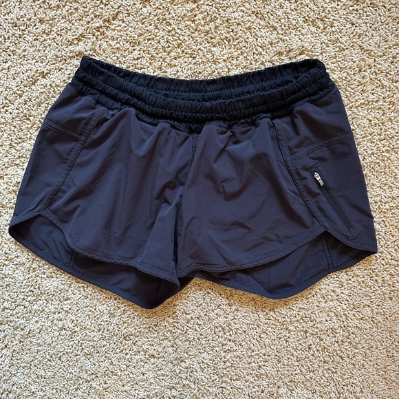 lululemon athletica Pants - Lululemon tracker shorts size 10